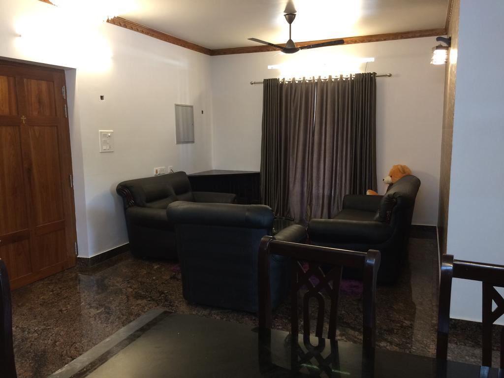 Beersheba Three Bed Room A/C Apartments Thiruvananthapuram Extérieur photo